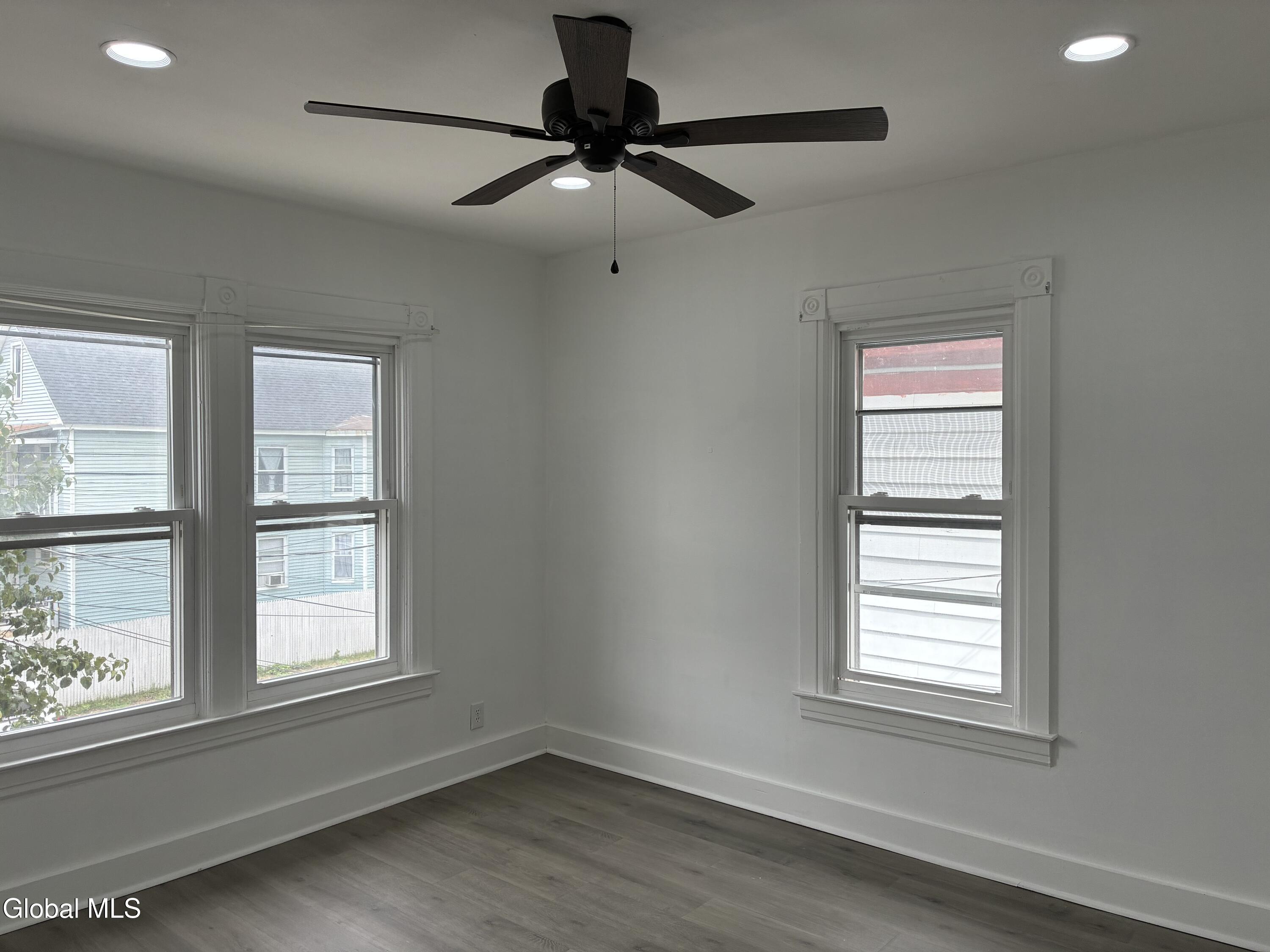 963 Maple Avenue Schenectady NY 12307