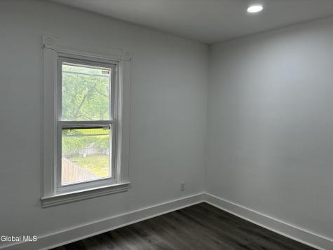 963 Maple Avenue Schenectady NY 12307