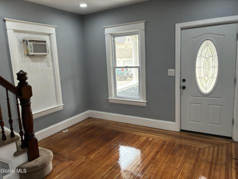 963 Maple Avenue Schenectady NY 12307