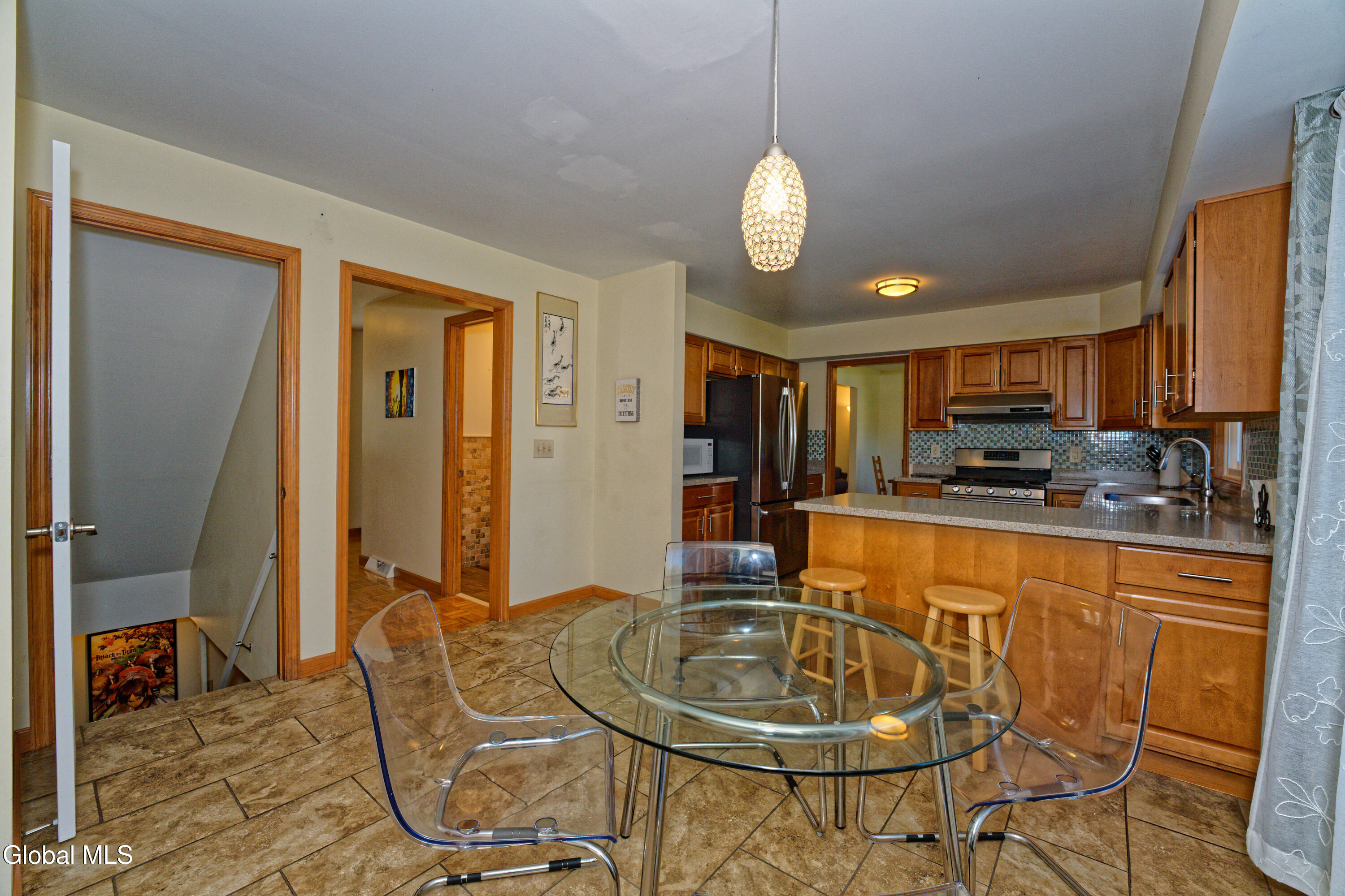 5 Shamrock Circle Latham NY 12110