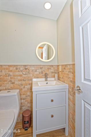 5 Shamrock Circle Latham NY 12110