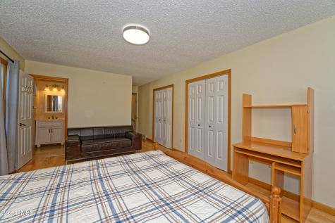 5 Shamrock Circle Latham NY 12110