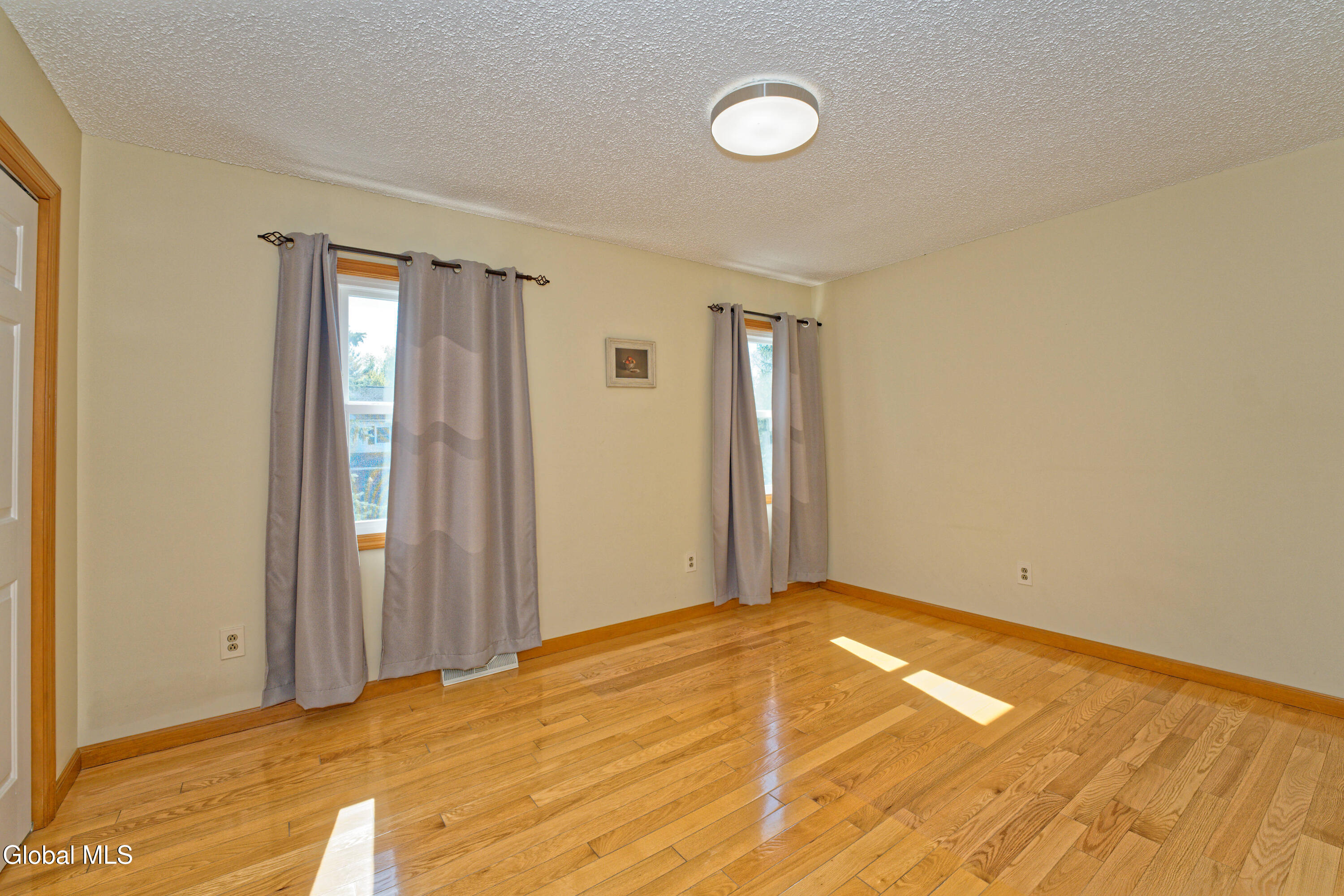 5 Shamrock Circle Latham NY 12110