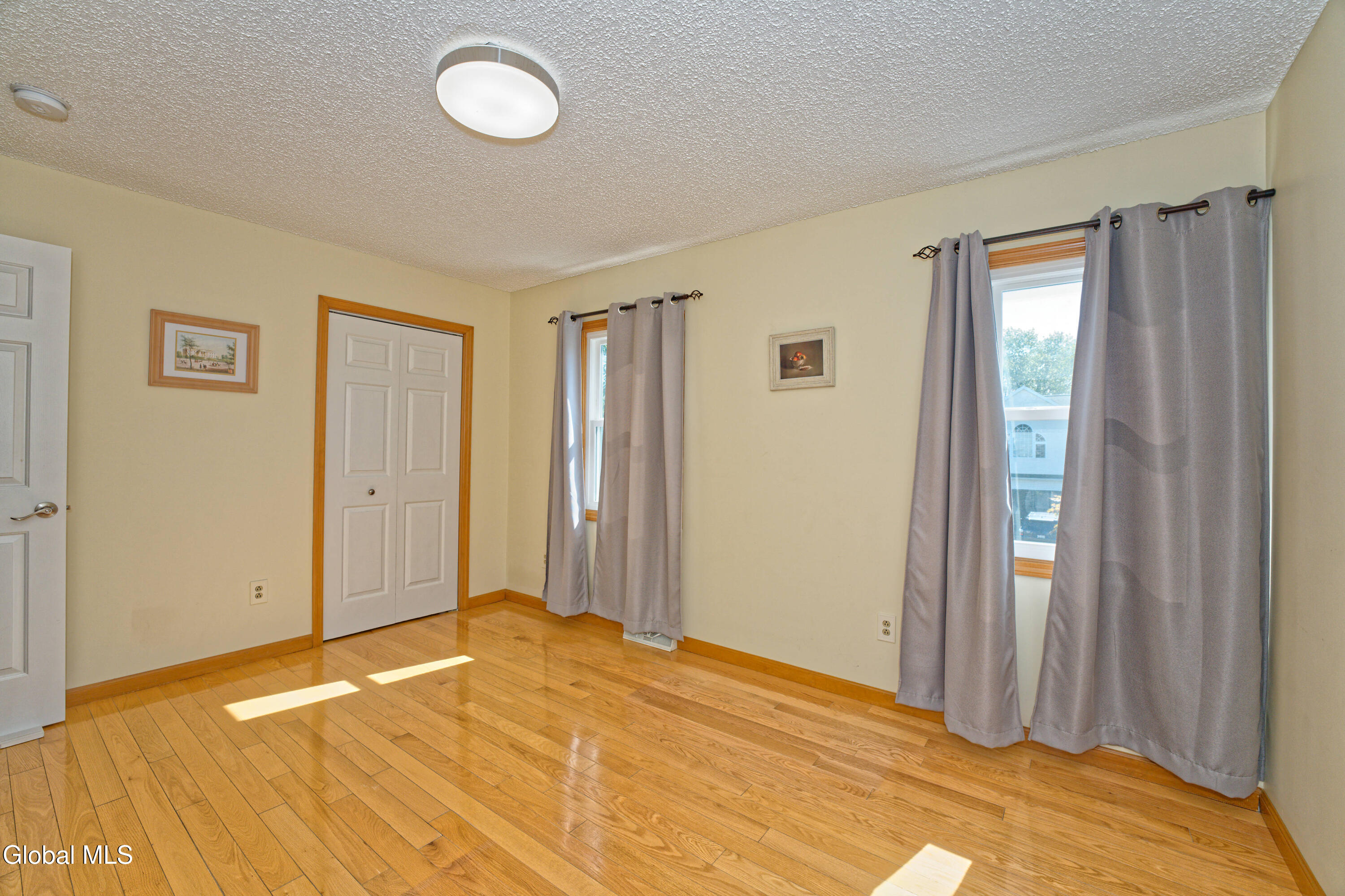 5 Shamrock Circle Latham NY 12110
