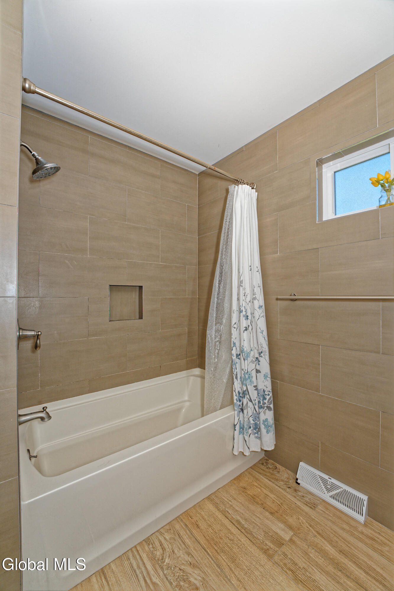 5 Shamrock Circle Latham NY 12110