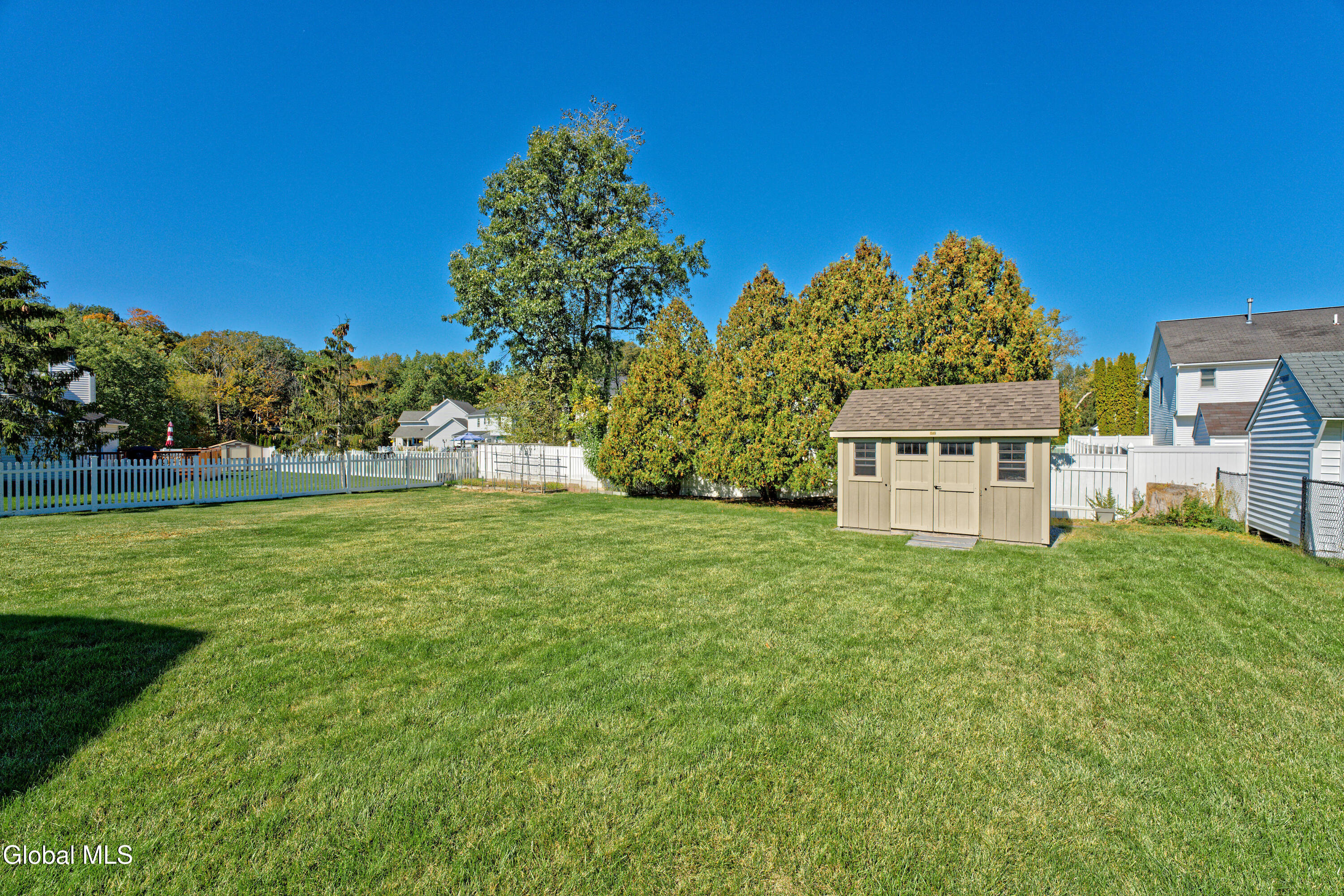 5 Shamrock Circle Latham NY 12110