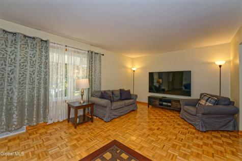 5 Shamrock Circle Latham NY 12110