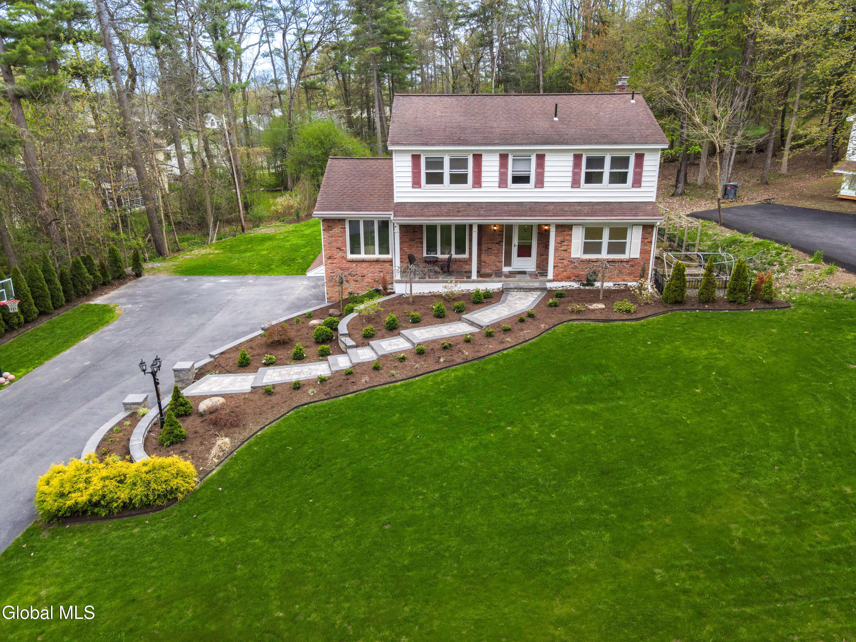 2292 Pinehaven Drive Niskayuna NY 12309