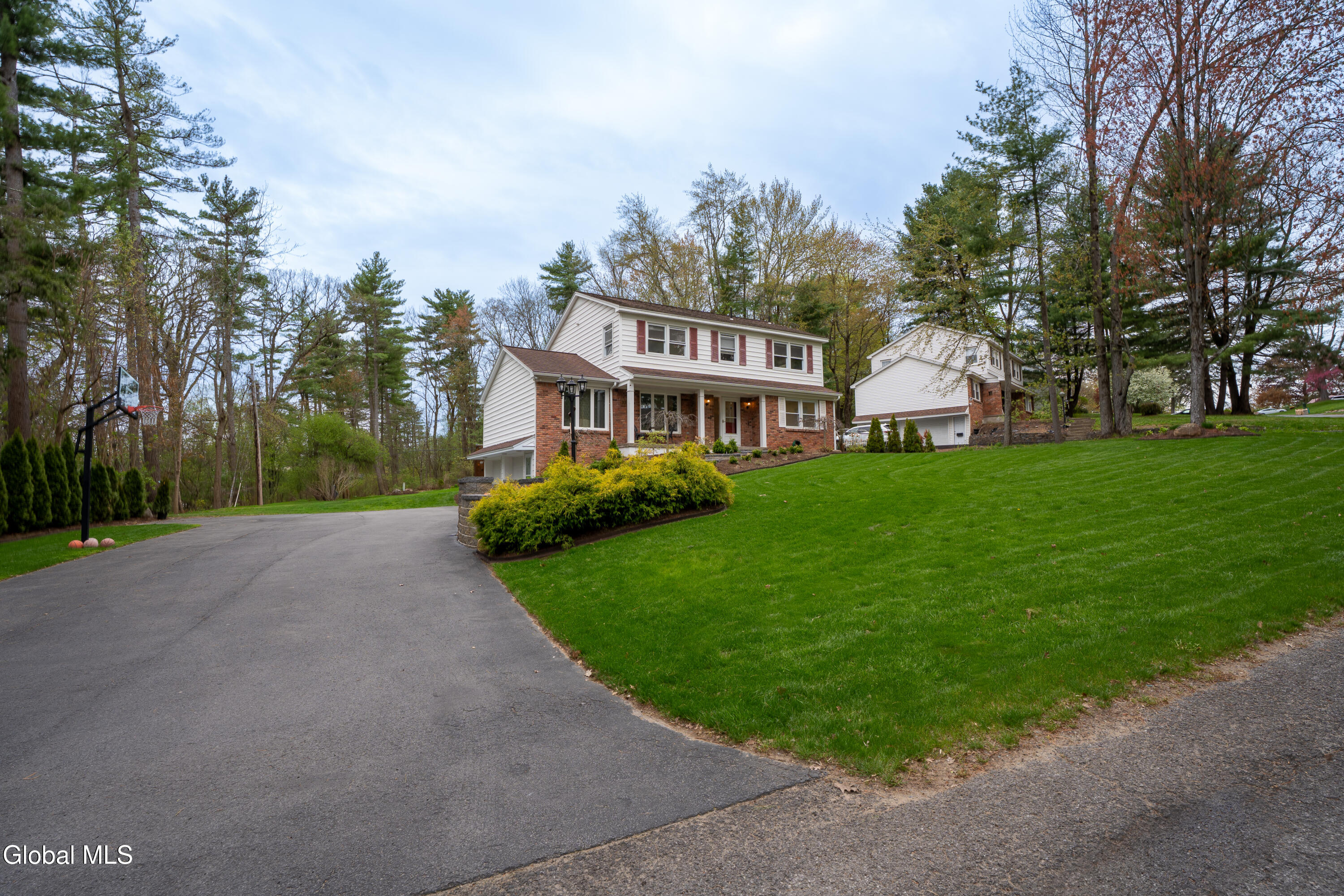 2292 Pinehaven Drive Niskayuna NY 12309