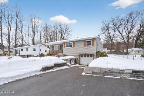 14 Sherri Drive Saratoga Springs NY 12866