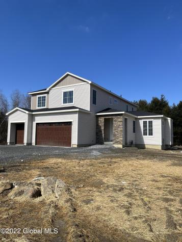 35 Wheatfield Way Mechanicville NY 12118