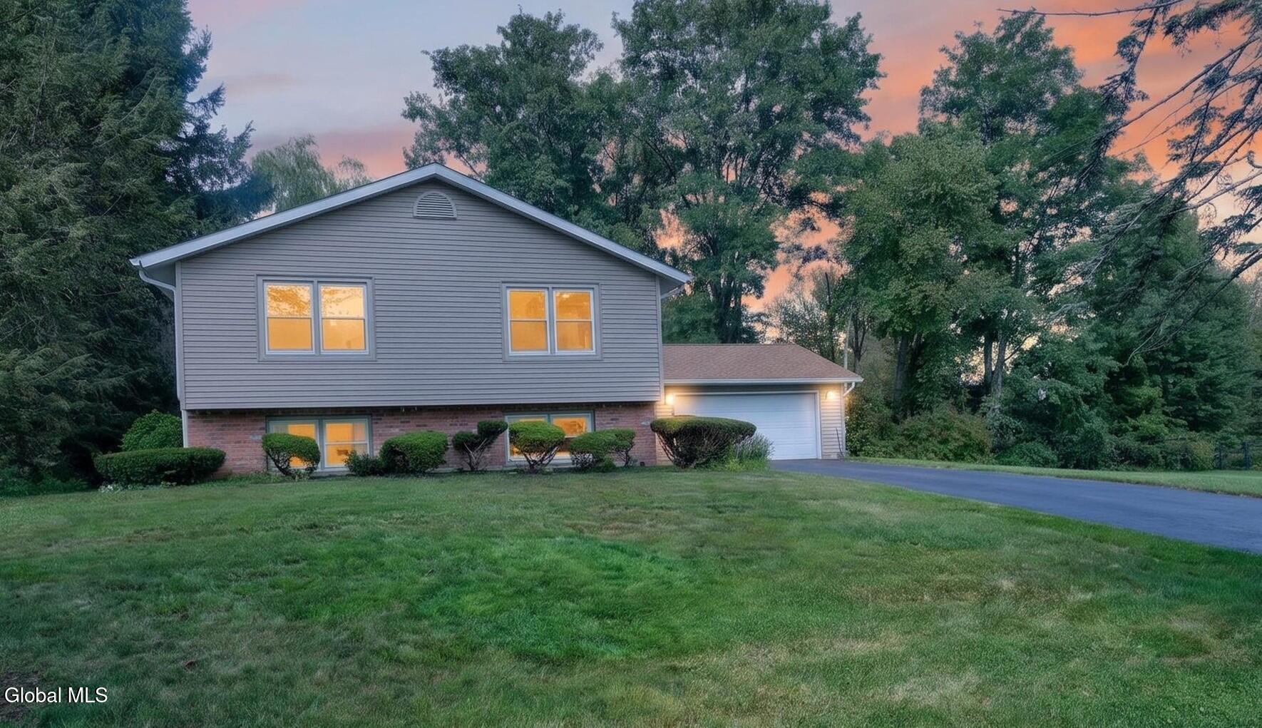 1245 Sandra Lane Niskayuna NY 12309