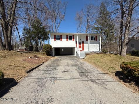 8 Orenda Spring Drive Saratoga Springs NY 12866