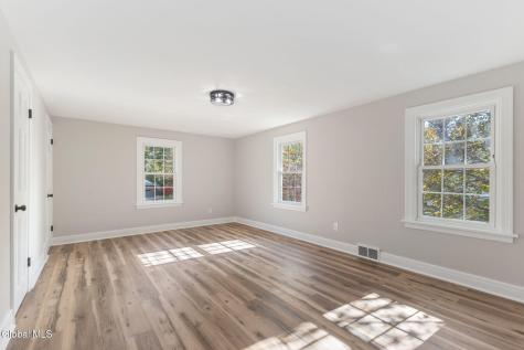 1937 Dean Street Schenectady NY 12309