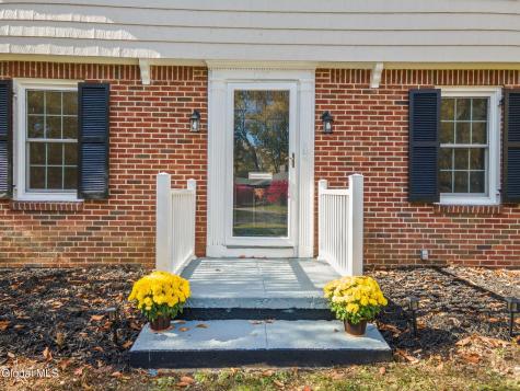 1937 Dean Street Schenectady NY 12309