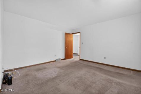 2507 Augustine Avenue Rotterdam NY 12306