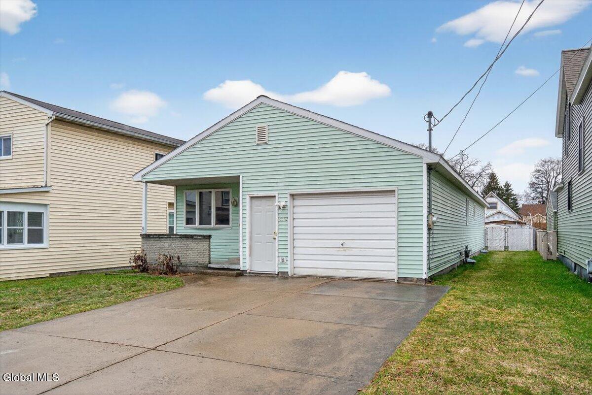 2507 Augustine Avenue Rotterdam NY 12306