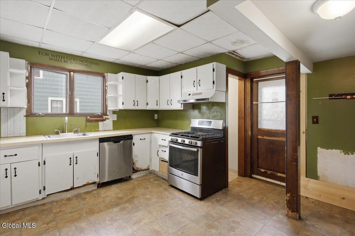 12 Kinloch Avenue Troy NY 12180