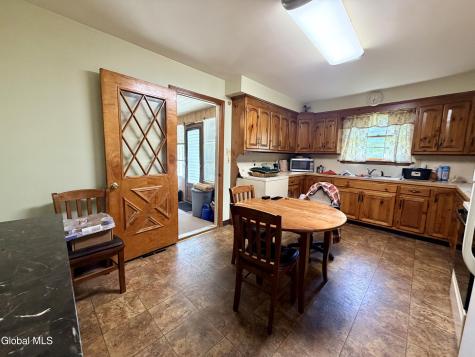 31 Lindbergh Avenue Amsterdam NY 12010