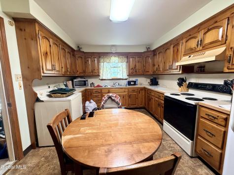 31 Lindbergh Avenue Amsterdam NY 12010