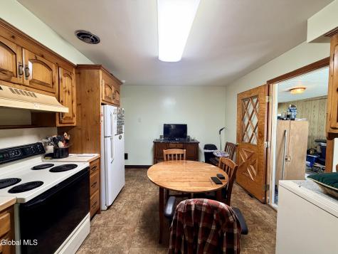 31 Lindbergh Avenue Amsterdam NY 12010