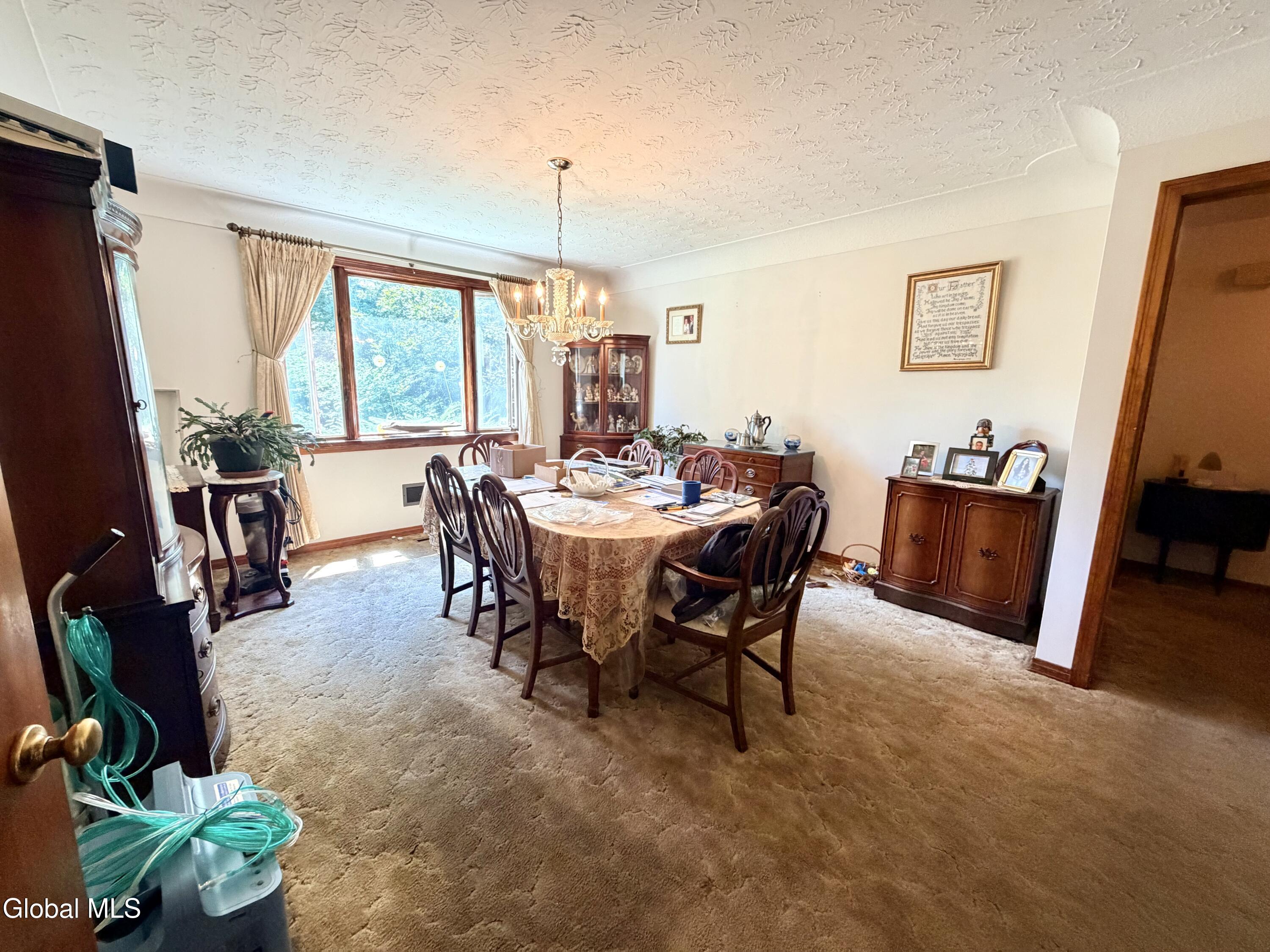 31 Lindbergh Avenue Amsterdam NY 12010