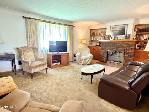 31 Lindbergh Avenue Amsterdam NY 12010