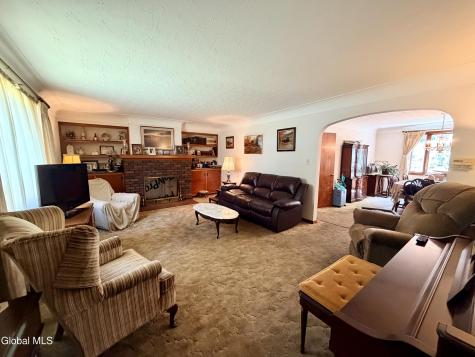 31 Lindbergh Avenue Amsterdam NY 12010