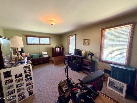 31 Lindbergh Avenue Amsterdam NY 12010