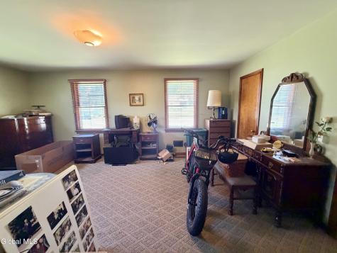 31 Lindbergh Avenue Amsterdam NY 12010