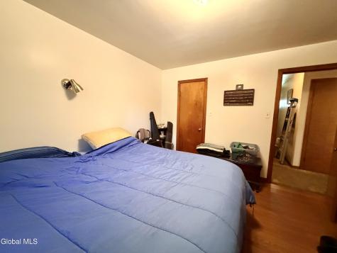 31 Lindbergh Avenue Amsterdam NY 12010