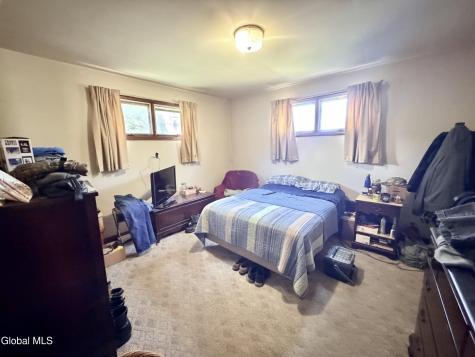 31 Lindbergh Avenue Amsterdam NY 12010