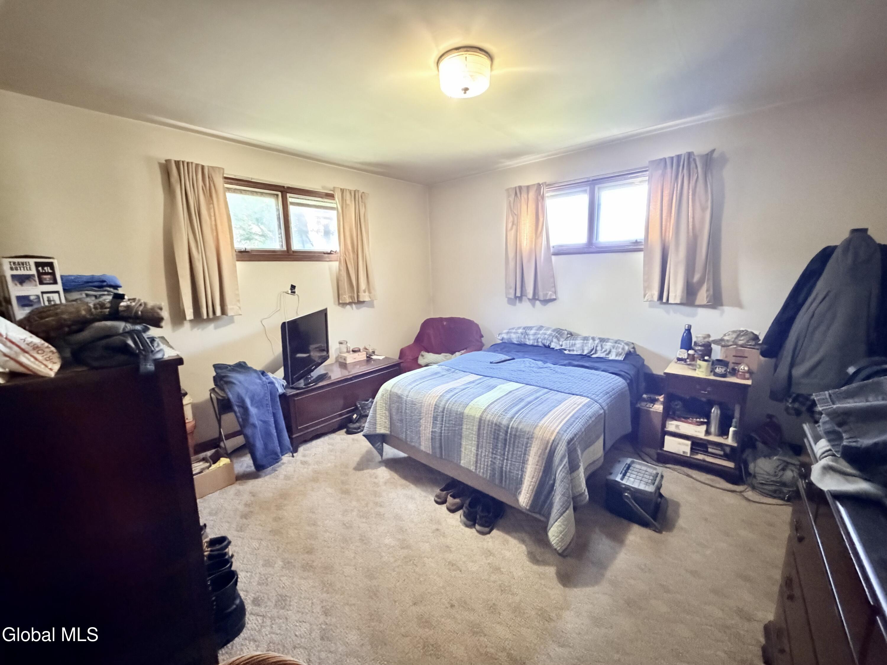 31 Lindbergh Avenue Amsterdam NY 12010
