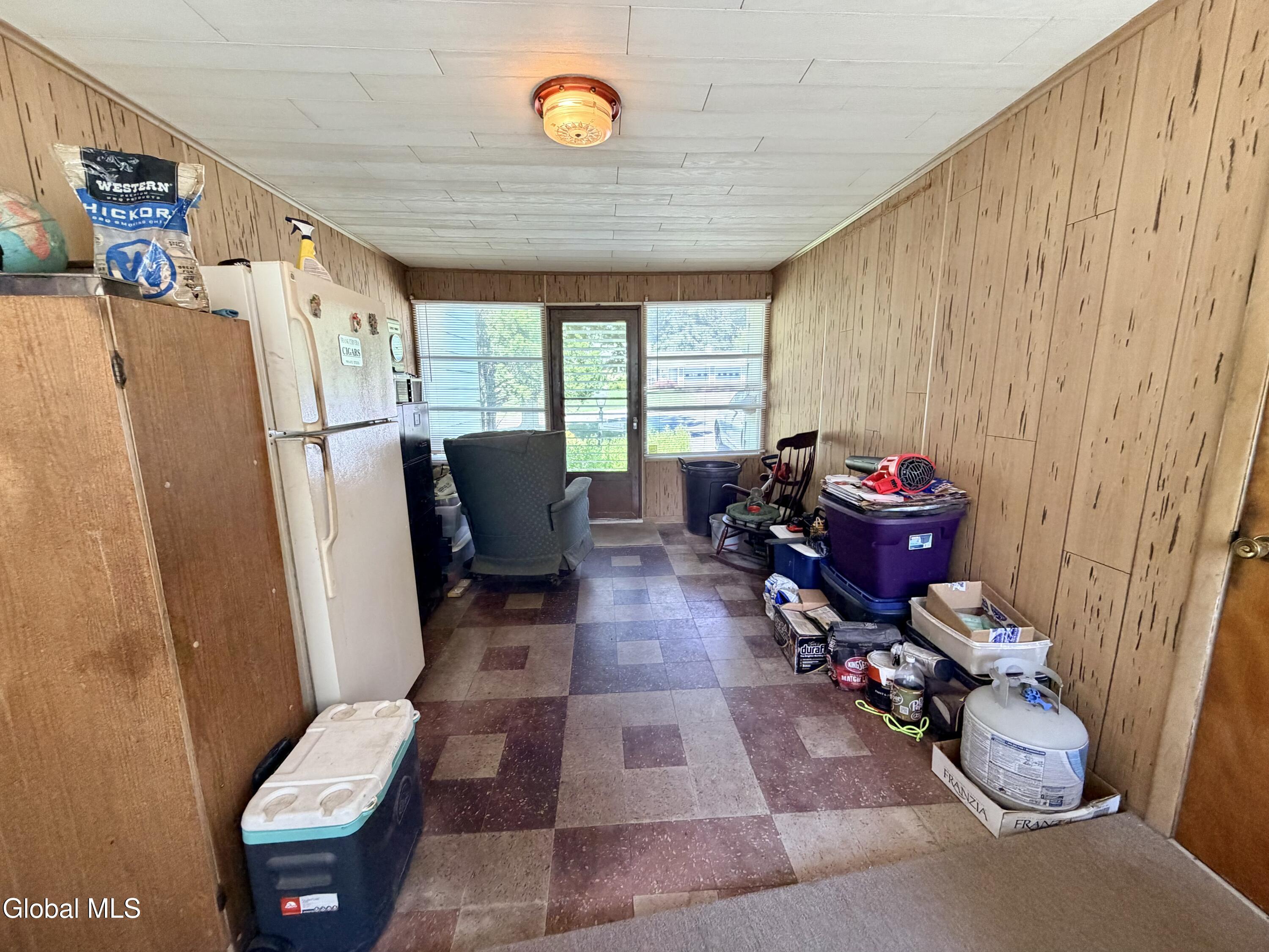 31 Lindbergh Avenue Amsterdam NY 12010