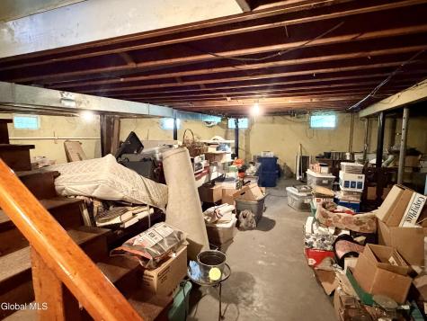 31 Lindbergh Avenue Amsterdam NY 12010