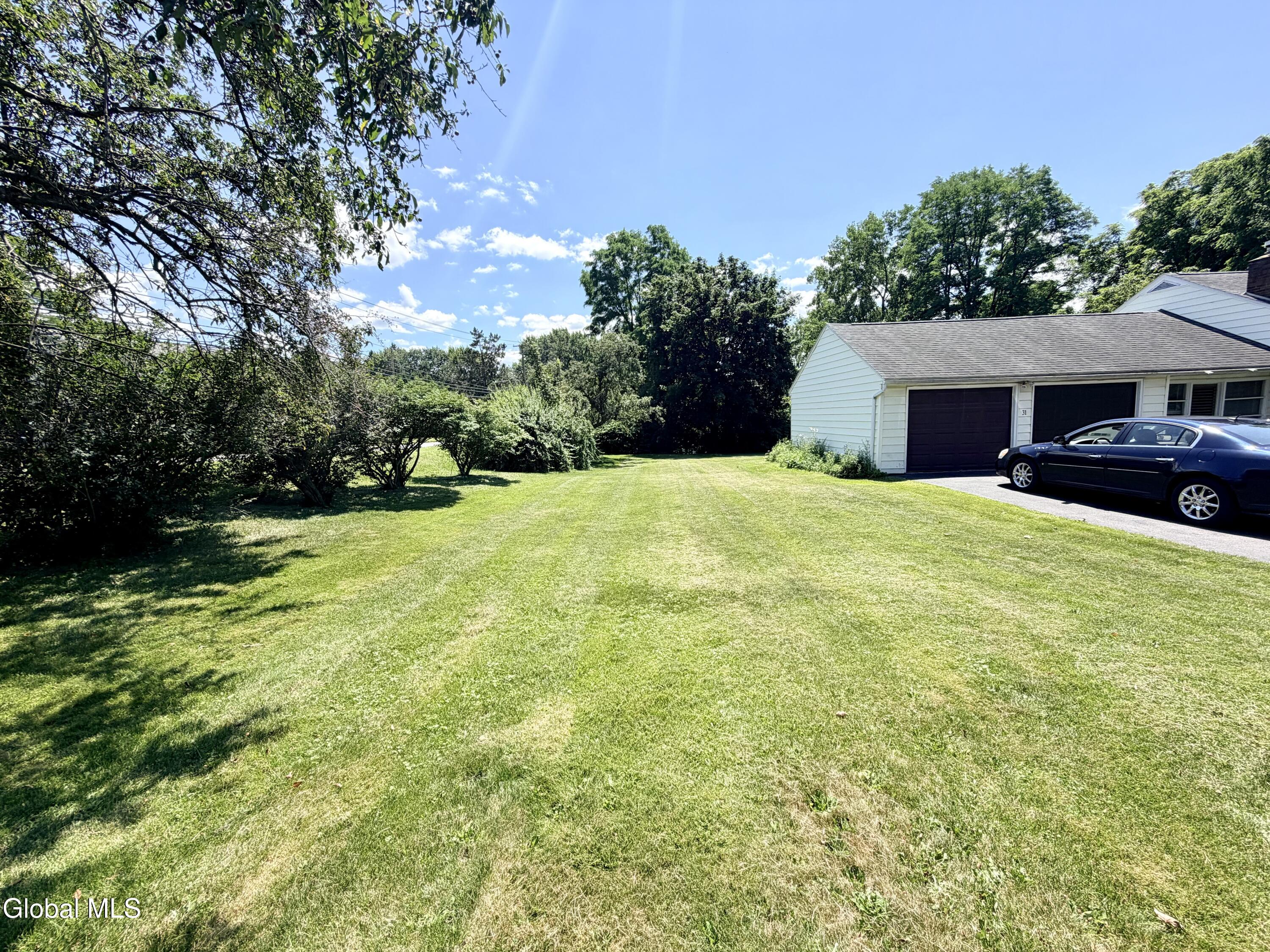 31 Lindbergh Avenue Amsterdam NY 12010