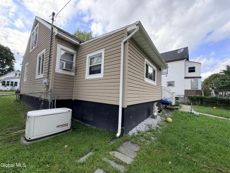 158 8th Avenue Troy NY 12180