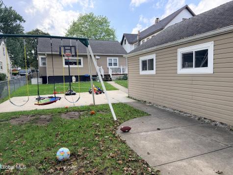 158 8th Avenue Troy NY 12180