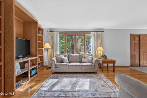 35 Via Maria Drive Glenville NY 12302