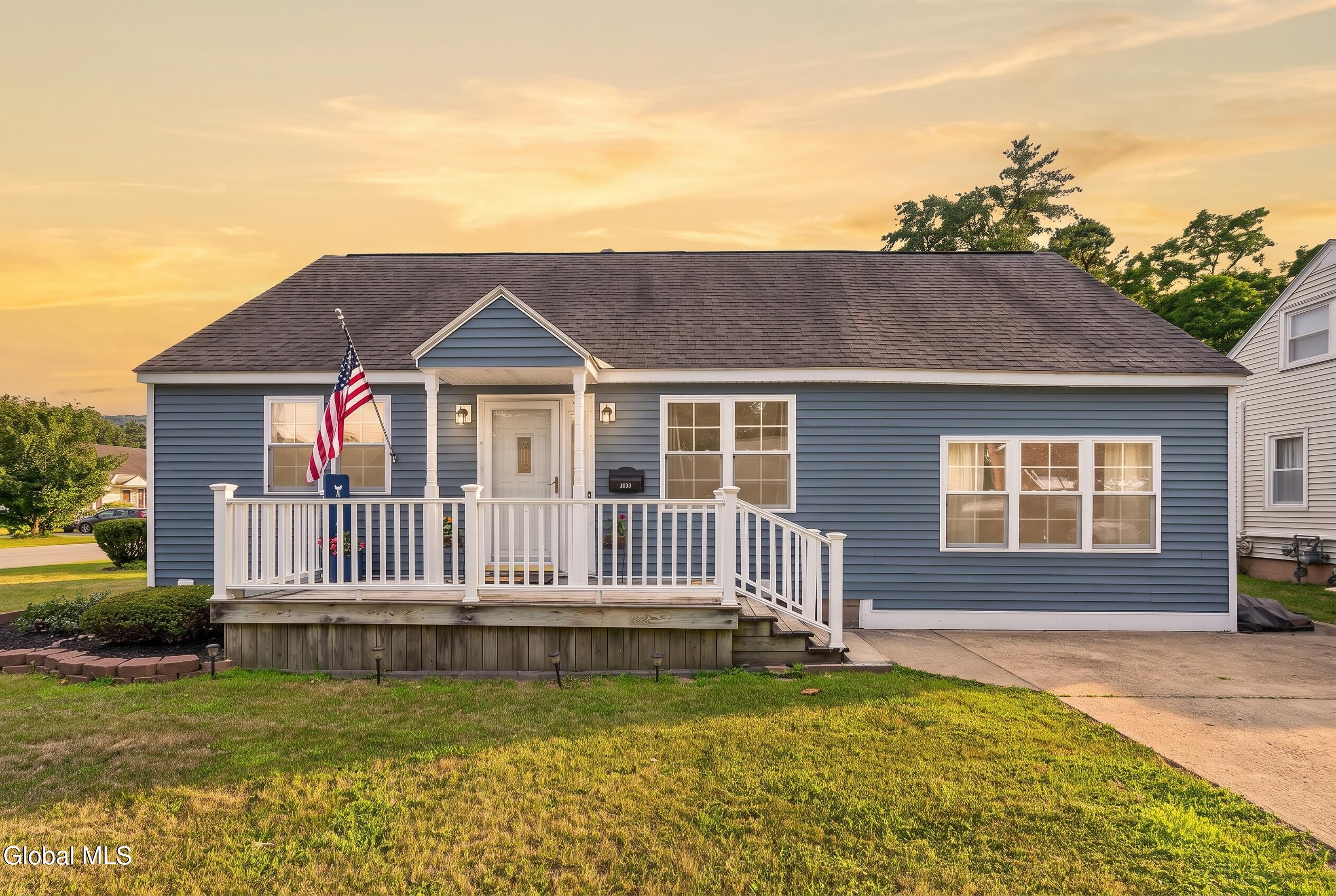 1033 Mckinley Avenue Schenectady NY 12303