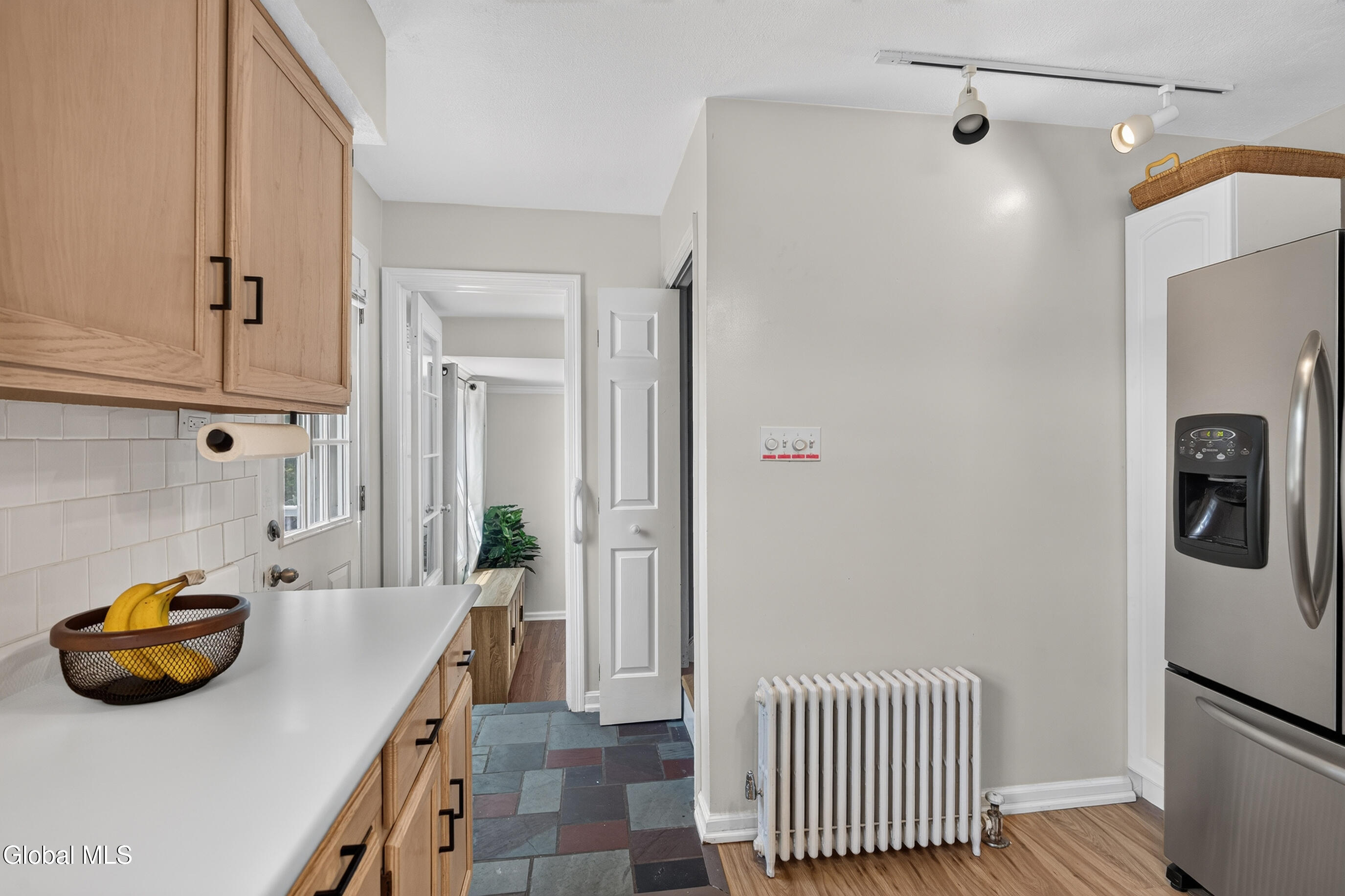 1033 Mckinley Avenue Schenectady NY 12303