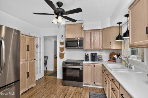 1033 Mckinley Avenue Schenectady NY 12303