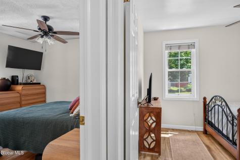 1033 Mckinley Avenue Schenectady NY 12303