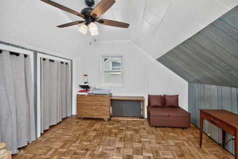 1033 Mckinley Avenue Schenectady NY 12303