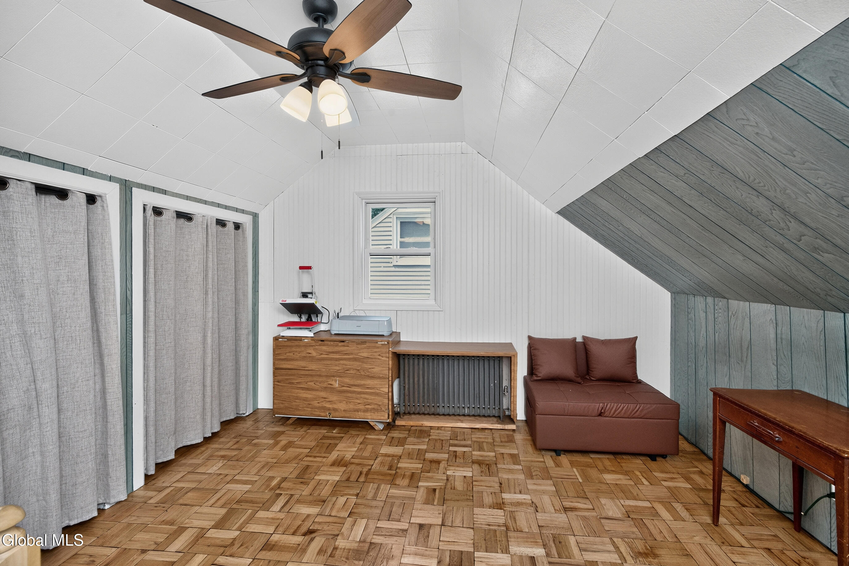 1033 Mckinley Avenue Schenectady NY 12303