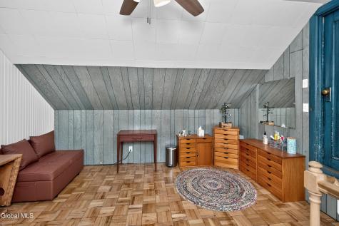 1033 Mckinley Avenue Schenectady NY 12303
