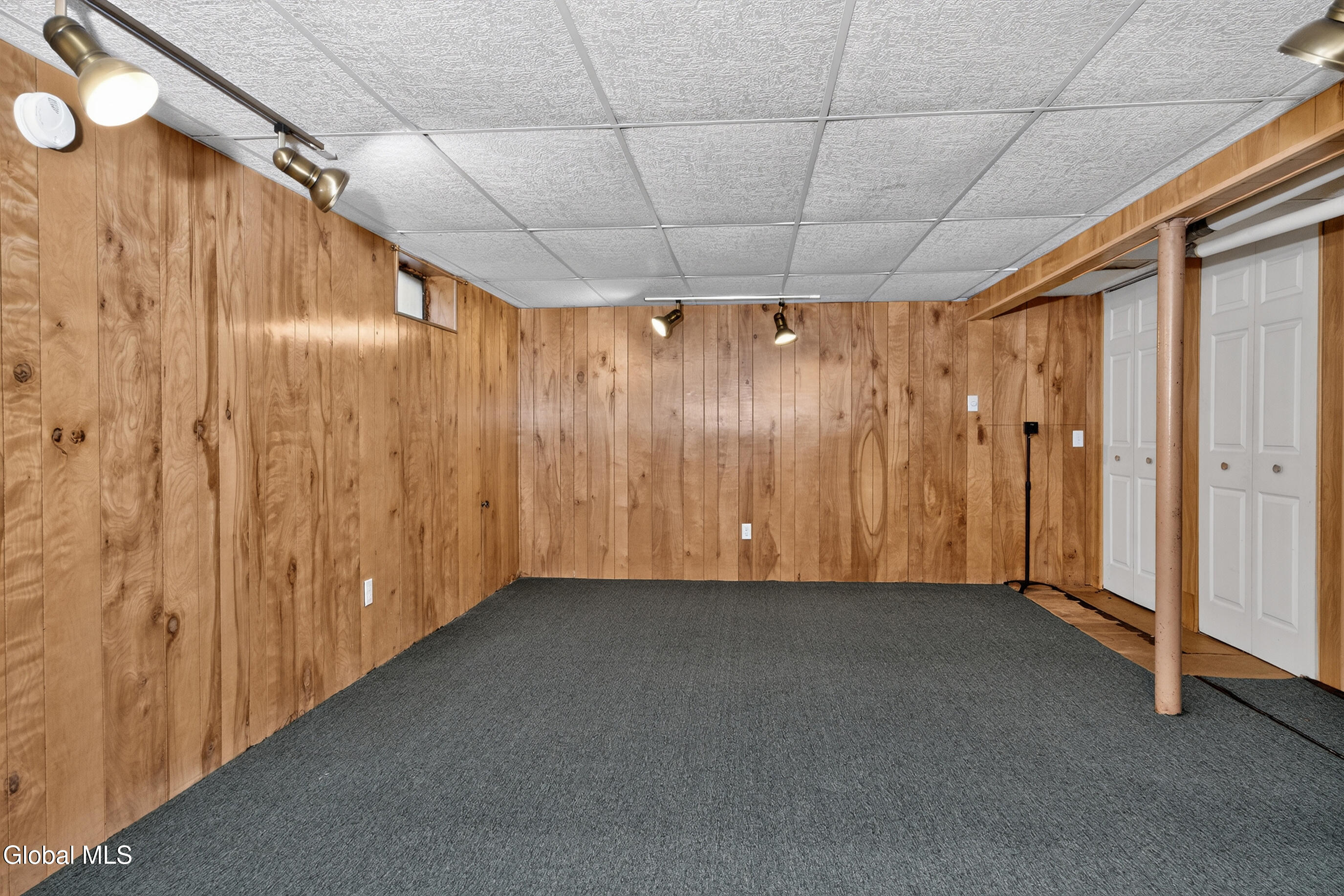 1033 Mckinley Avenue Schenectady NY 12303