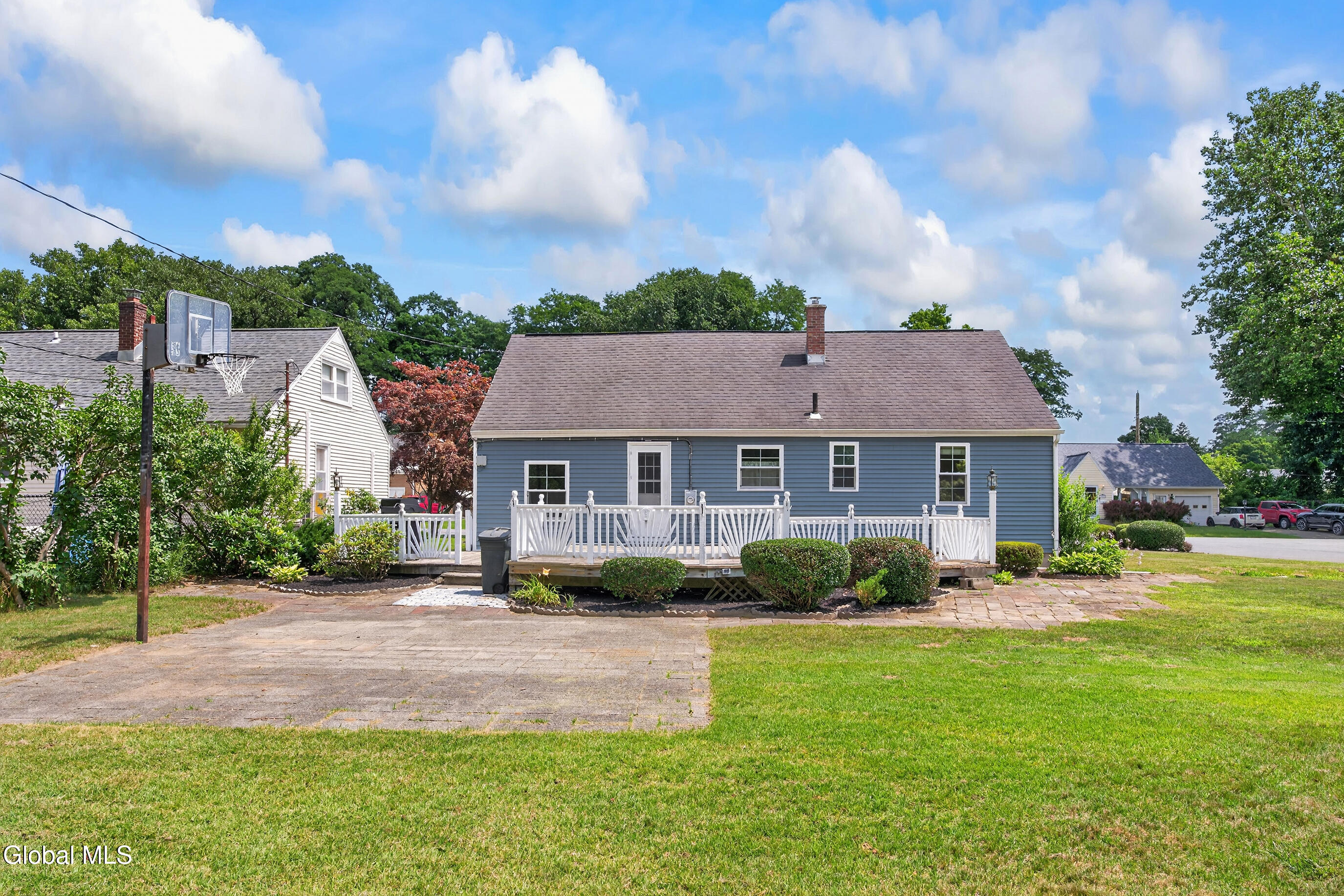 1033 Mckinley Avenue Schenectady NY 12303