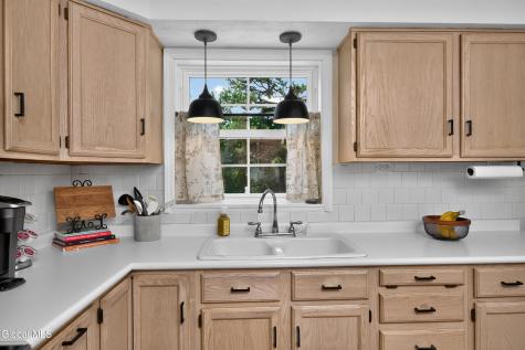 1033 Mckinley Avenue Schenectady NY 12303