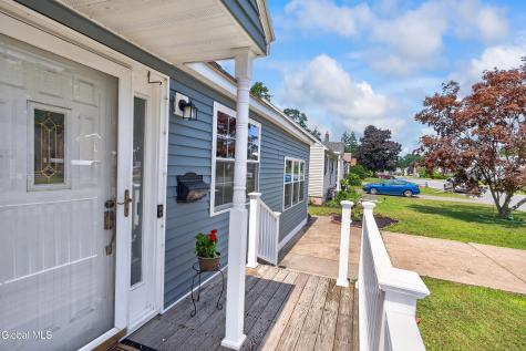 1033 Mckinley Avenue Schenectady NY 12303